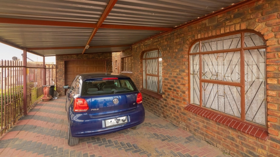 3 Bedroom Property for Sale in Gelukwaarts Free State